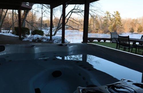 Pimento House | Lakefront Group Stay, Sleeps 19, Indoor Pool, Hot Tub, Arcades