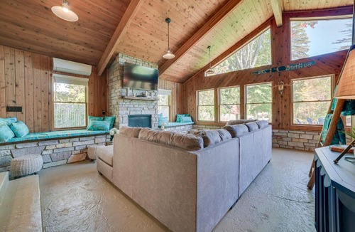 Kalkaska House | Lakefront Kalkaska Cottage w/Fire Pit!
