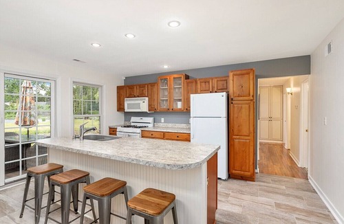 Ferrysburg House | Lakefront Oasis: Hot Tub & Private Beach