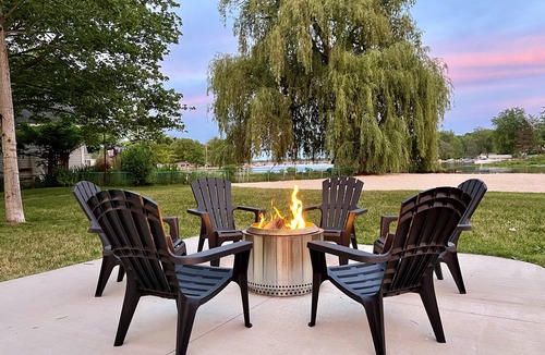 Ferrysburg House | Lakefront Oasis: Hot Tub & Private Beach