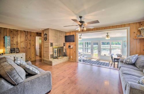 Brazeau House | Lakefront Wisconsin Cottage w/Dock & Hot Tub!