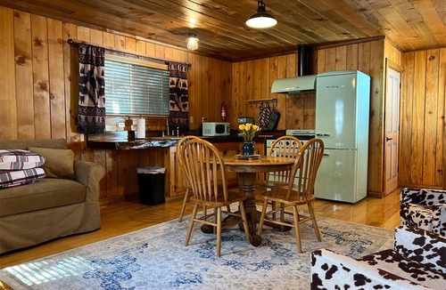 Lakeshore Cabin | Lakeshore Resort