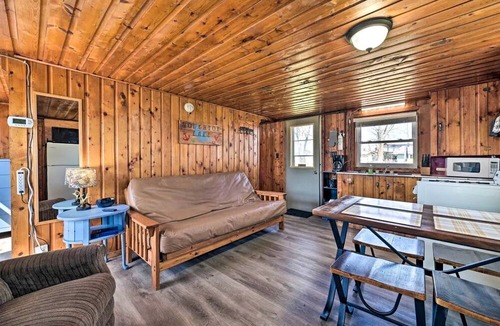 Houghton Lake Cabin | Lakeside Retreat with Fire Pit & Pet-Friendly Escape in Houghton Lake, Michigan