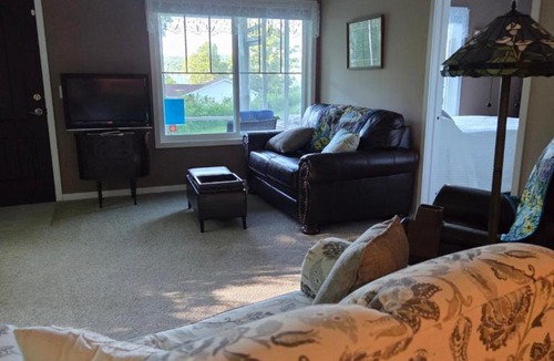 Onekama Apartment | LakeView Hideaway