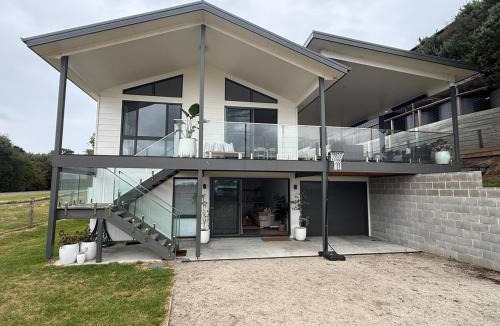 Venus Bay House | Lancaster Lodge. Pet Friendly Multi Family Retreat