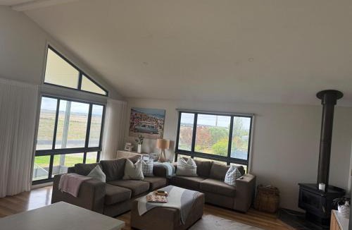Venus Bay House | Lancaster Lodge. Pet Friendly Multi Family Retreat