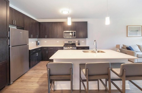 Schaumburg Apartment | Landing | Beautiful 1BD, Pool, Gym