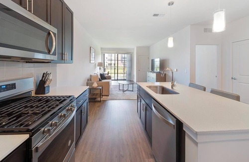 Schaumburg Apartment | Landing | Beautiful 1BD, Pool, Gym