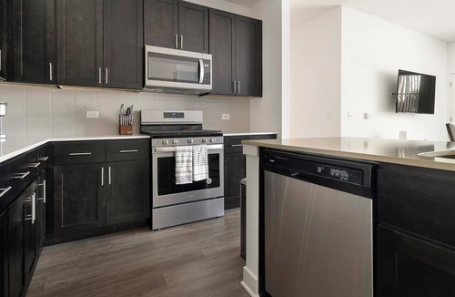 Schaumburg Apartment | Landing | Chic 2BD, Gym, Clubhouse