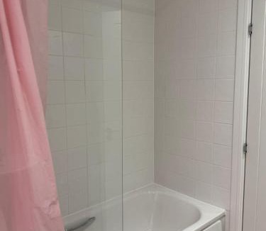 Cradley House | Large Double Room