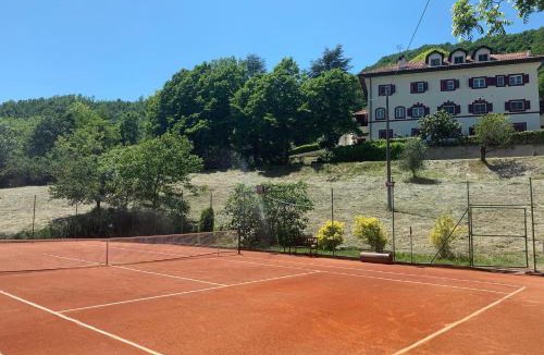 Cairo Montenotte Villa | Large villa for 20 guests on large estate with private pool and tennis court Big conference room with facilities VILLAITALY EU