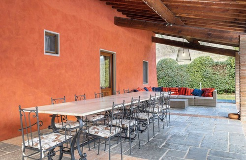 Reggello House | Large villa with pool and sauna on Tuscan estate