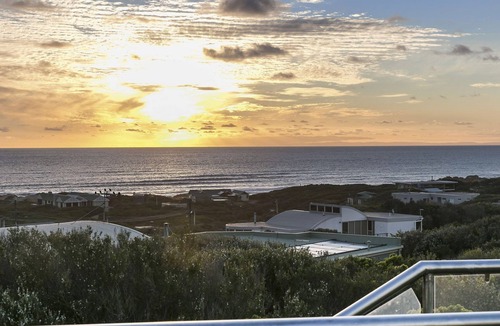 St. Andrews Beach House | Last Minute Discount Available! Moonah Ridge Residence - Perfect for groups.
