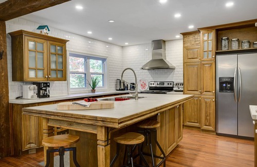 St-Adolphe-d'Howard Ski Chalet | Le Rustik-chic