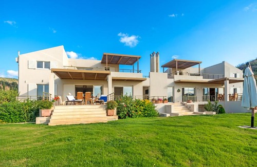Lavreotiki Villa | Legrena Beach Villa