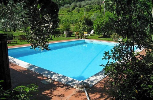 Bacchereto House | Lemon house among vineyards in Bacchereto