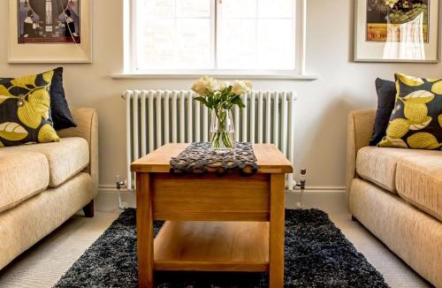Henley-in-Arden House | Little George, Henley-in-Arden Luxury Apartment with Private Parking