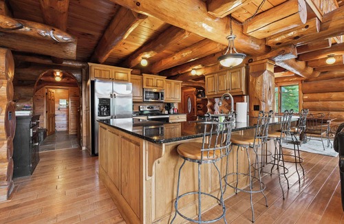 Fish Creek Apartment | Log Retreat w/Private Pickleball Court in Fish Creek!