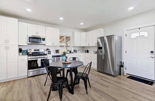 Loomis House | Loomis 1BR Cottage | Pet-Friendly near Folsom Lake