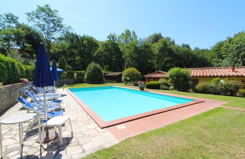 Castelfranco di Sopra Apartment | Lovely apartment for 3 guests with private pool, WIFI and pets allowed