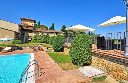 San Casciano in Val di Pesa Apartment | Lovely apartment with pool, WIFI, TV, pets allowed and panoramic view, close to Greve In Chianti