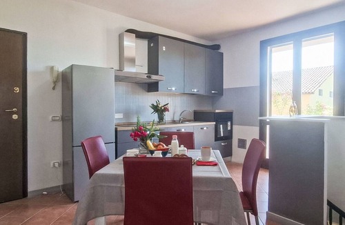 Collodi Apartment | Lovely apartment for 6 people with A/C, TV, patio and pets allowed