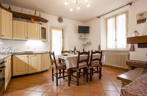 Giugnano Apartment | Lovely apartment for 10 guests with private pool, WIFI, TV, patio and pets allowed