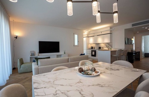 Scarlino Apartment | Lovely apartment for 4 people with hot tub, A/C, WIFI, terrace, pets allowed and panoramic view
