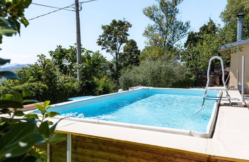 Monte Fabbri House | Lovely apartment in villa with WIFI, pool, TV, pets allowed and panoramic view, close to Urbino