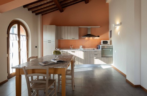 Larciano House | Lovely apartment in villa for 4 people with WIFI, A/C, pool, TV and panoramic view