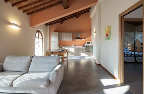 Larciano House | Lovely apartment in villa for 4 people with WIFI, A/C, pool, TV and panoramic view