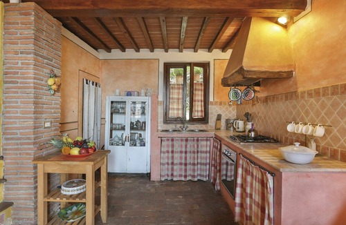 Buti Villa | Lovely apartment in villa for 4 people with pool, WIFI, TV, patio and pets allowed