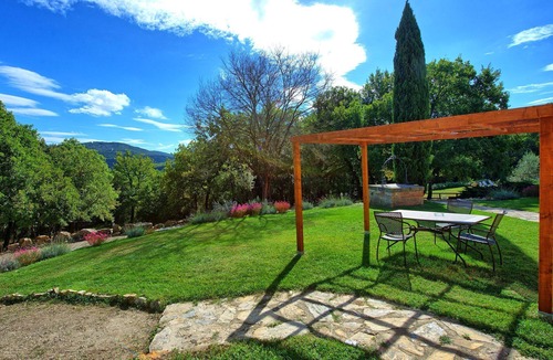 Simignano Apartment | Lovely apartment for 4 people with WIFI, pool, TV and pets allowed