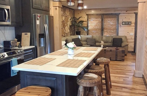 Vandalia House | Lovely House with beautiful Lake view in charming Vandalia!