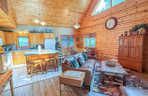 Lutsen Cabin | Lutsen Log Lodge 14 - Lutsen, MN - Cascade Vacation Rentals