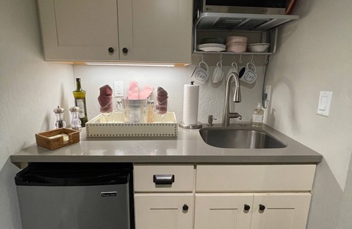 Napa Apartment | Luxe apartment close to wineries EZ walk downtown resturants and tasting rooms