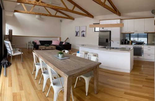 Inverloch House | Luxe Townhouse 2