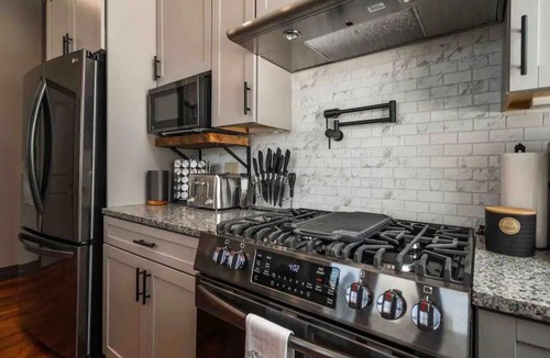 Downtown Toledo Apartment | Luxurious 3-bedroom Loft with amazing views, in Downtown Toledo