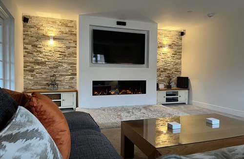 Stow-on-the-Wold House | Luxurious 4 Bed house with Hot Tub in the Cotswolds!