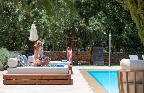 Atsipópoulon Villa | Luxurious 5 bedroom villa, private heated pool, playground, garden and BBQ!