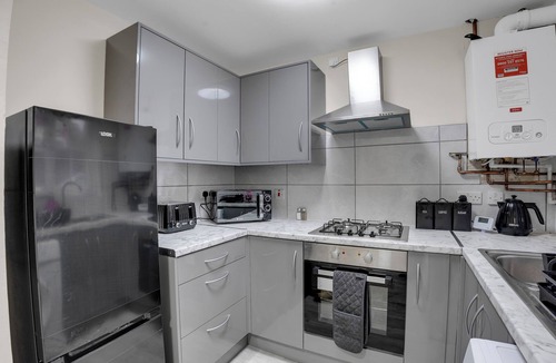 Smethwick House | Luxury 2-Bedroom Home 10 Minutes from Birmingham City Centre
