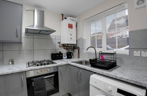 Smethwick House | Luxury 2-Bedroom Home 10 Minutes from Birmingham City Centre