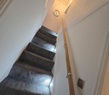 Cradley House | Luxury 5-Bedroom Peaceful, Modern Family-Friendly