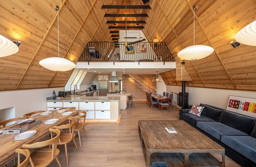 Groveland House | Luxury A-Frame, lakefront, 40mins to Yosemite