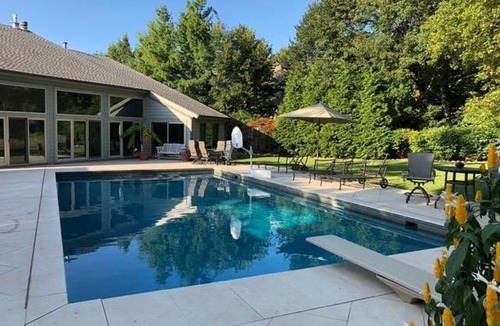 Beverly Shores House | LUXURY BEACH HOUSE IN DUNES NATIONAL PARK with 40ft POOL, & LAWN WITH GARDEN