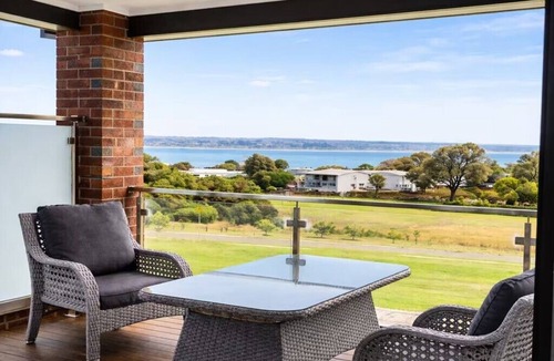 San Remo House | Luxury Beachside Getaway in San Remo