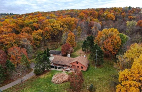 Portage House | Luxury Cabin near Devil's Lake & Dells