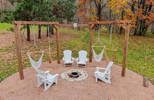 Portage House | Luxury Cabin near Devil's Lake & Dells