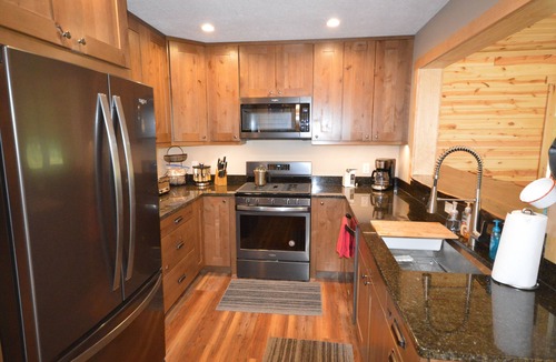 Mayfield House | Luxury Cabin Near Boardman River and Brown Bridge Quiet Area!