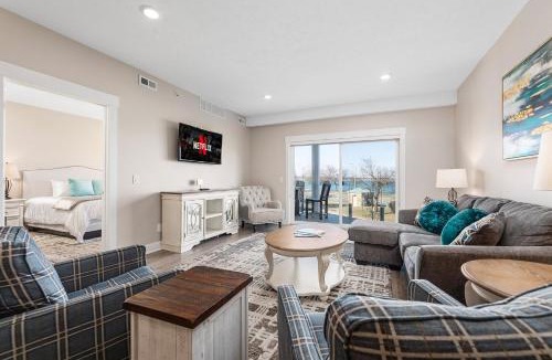 Traverse City Apartment | Luxury Downtown 3BDR Lake View 2nd Floor Condo on West Bay 201W